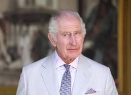 Koning Charles reageert voor het eerst op racisme-ophef