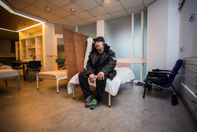 Het leven van ex-dakloze Robbie Williams komt weer op de rit