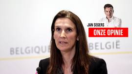 Onze opinie. Kom uit uw kot, madame la première ministre. Stop met werken in de luwte, zeg ons waar het op staat