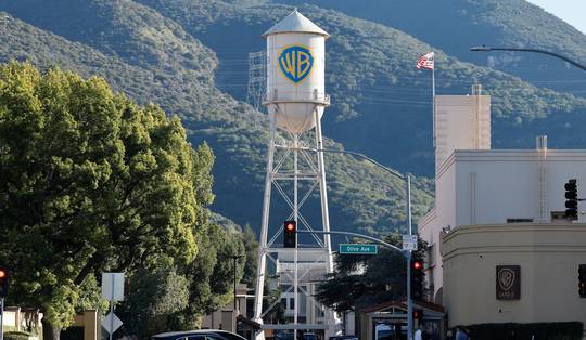 Media ongerust nu Trump zich mengt in overnamestrijd Warner Bros, CNN vreest dat zender Trump-vriendelijker moet