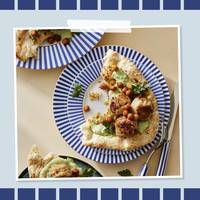 Kip-sesamballetjes met groenekruidensaus