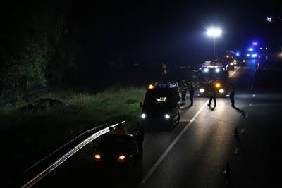 Opnieuw ongeval op A73: één auto over de kop de greppel in bij Boxmeer