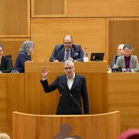 Brusselse regering rekent honderden miljoenen aan uitgaven niet mee om begroting tegen 2029 in evenwicht te brengen