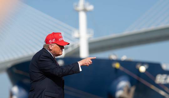 Donald Trump wil persoonlijk betrokken zijn bij keuze voor nieuwe opperste leider van Iran