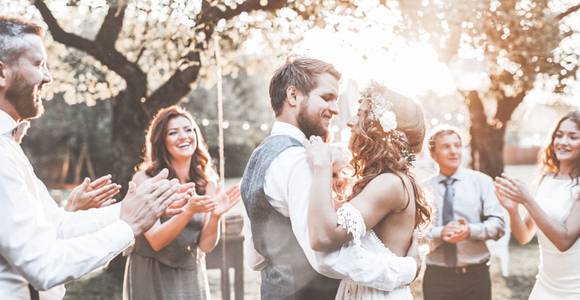 Verliefd, verloofd, vertwijfeld: nieuw webinar beantwoordt alle praktische vragen over je trouwfeest