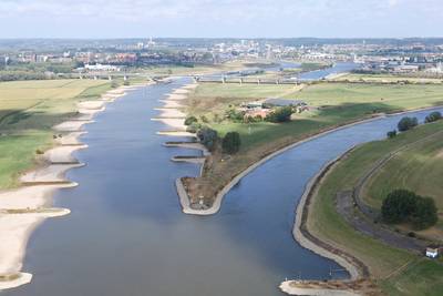 Regenval voor schippers druppel op gloeiende plaat