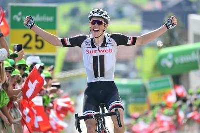 Porte deelt tik uit, Kragh Andersen wint etappe voor Sunweb