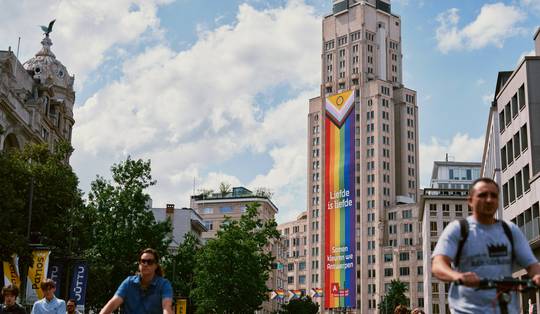 Drie queer activisten over de verdeeldheid binnen de lgbtq+-gemeenschap: ‘Ik zeur al tien jaar dat de Antwerp Pride niet inclusief is’