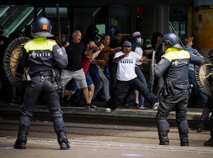 Live Flinke Straffen Voor Demonstranten Viruswaarheid Besmettingen Duitsland Schieten Omhoog Binnenland Pzc Nl