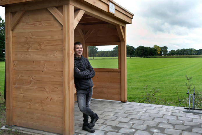 Nooit meer wachten op de bus in de regen; bushokje in Heusden dankzij ...
