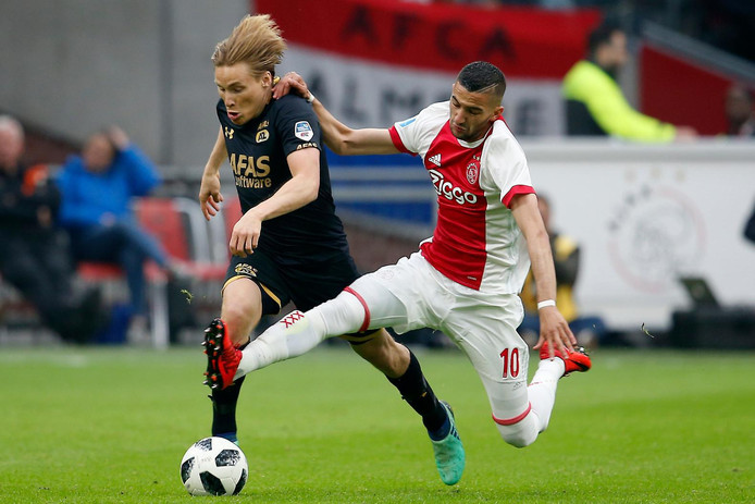  Ziyech door Ajax fans verkozen tot beste speler van het 