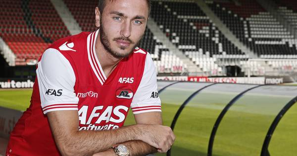Az Neemt Zweed Tankovic Over Van Fulham Nederlands Voetbal Ed Nl