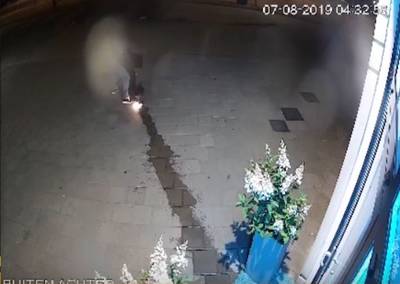 Beelden vrijgegeven van duo dat brand stichtte in Arnhemse zonnestudio