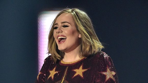 Adele Wie Ons Onder Druk Zet Om Borstvoeding Te Geven Mag Oprotten Familie Nina Hln