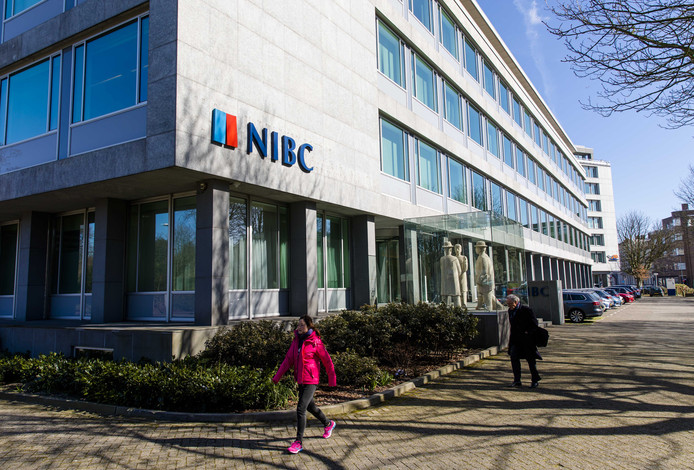 Exterieur van het hoofdkantoor van de Haagse zakenbank NIBC.
