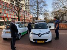 Wethouder, focus nu op het besturen van de stad, niet op het besturen van camerawagens