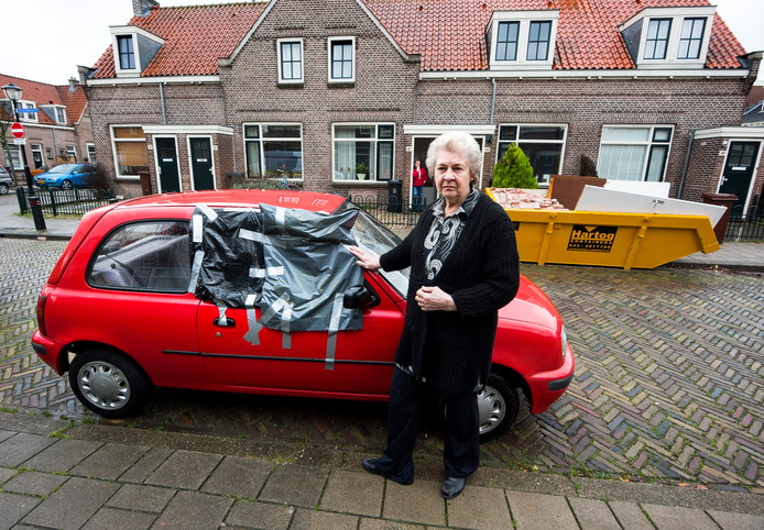 Bewoonster Stegeman uit de Galvanistraat werd slachtoffer van de Pegida-rellen in Zuilen.