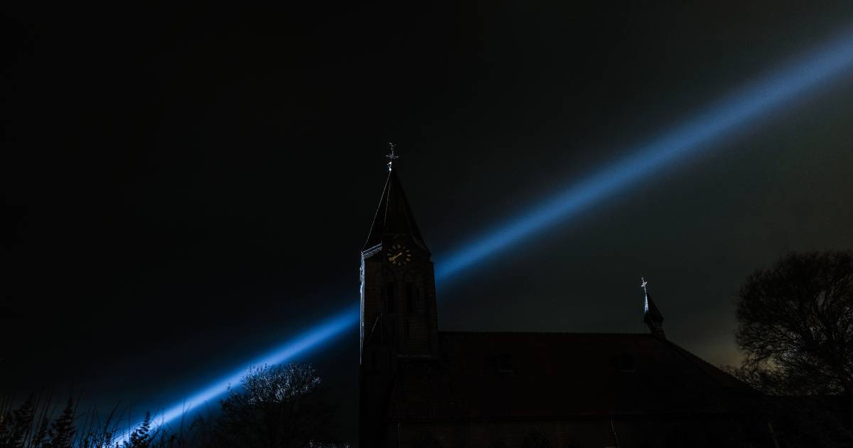 De felle lichten van het Oosterlicht doorbreken de duisternis in de Achterhoek - De Gelderlander