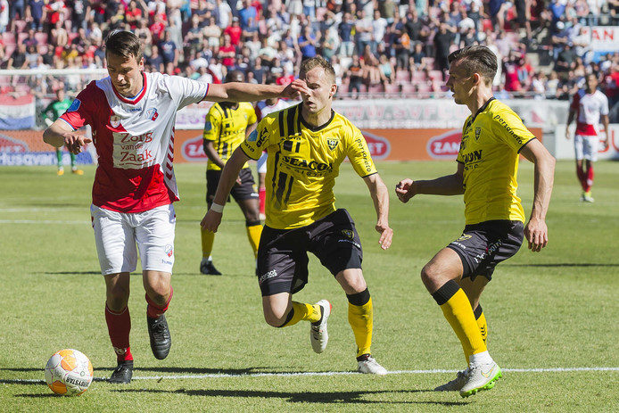 Petitie tegen groot sponsorvlak op nieuw shirt FC Utrecht ...