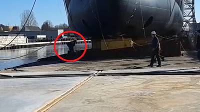 Tewaterlating gaat bijna vreselijk mis