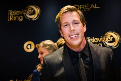 Freek ontmoet gigantische gier en Fajah draagt nieuw strak pakje