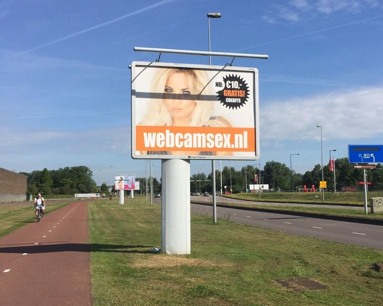 Een billboard voor Webcamsex in Amsterdam Beeld Don Ceder