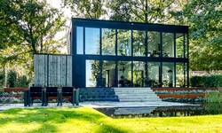Binnenkijken in een gerenoveerde chalet in de Vlaamse Ardennen: “Het huis stelde niets voor, maar dat uitzicht!” 