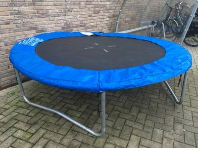 Eigenaar van 'verloren' trampoline gezocht