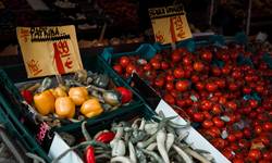 Verse voeding wordt almaar duurder. “Als de prijzen van groenten en fruit nog stijgen, zullen we ze sneller schrappen van het winkellijstje”