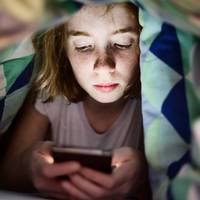 Vlaanderen voert leeftijdsgrens in van 13 jaar voor schadelijke sociale media, federaal minister Matz waarschuwt voor ‘chaos’