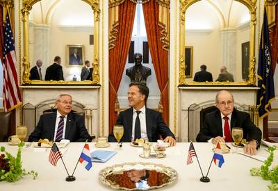 Rutte bezoekt Trump: ‘Soms moet je dansen met wie er op de dansvloer staat’