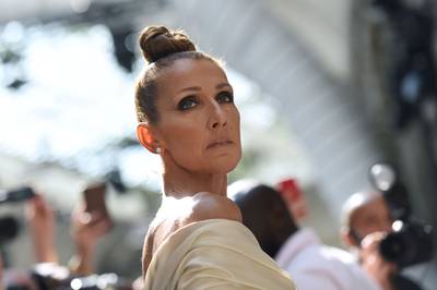 Grote zorgen om Céline Dion: ‘Ze wordt compleet onder controle gehouden’