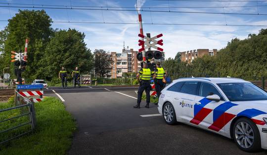 Nederlands treinverkeer hervat na vondst van buizen en objecten op spoor, minister-president Rob Jetten noemt sabotageacties ‘levensgevaarlijk’