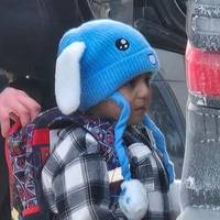 Kleuter Liam (5) opgepakt door ICE: ‘Agenten zwerven door onze wijken, cirkelen rond onze scholen, volgen onze bussen’