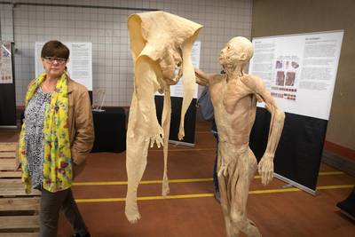 'Illegale lijken' in Honigcomplex roepen dubbel gevoel op bij bezoekers