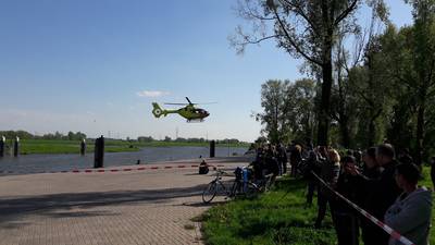 Speurtocht naar drenkeling door domme dieven en paar schoenen