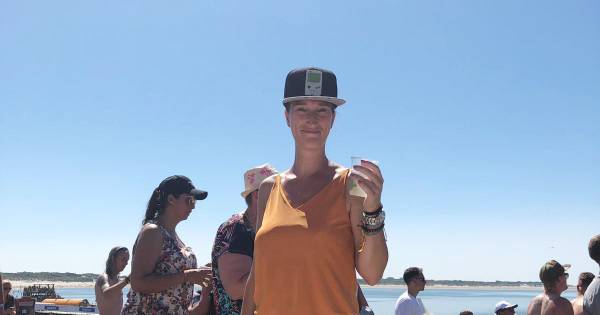 Wie is de grote liefde die Tanja misliep op Concert at Sea? 'Zelfs zijn naam weet ik niet' - AD.nl