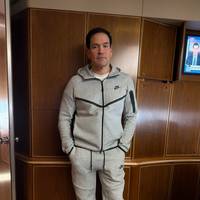 Rubio in Maduro-joggingpak zorgt voor speculatie over verborgen boodschap richting China