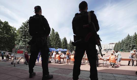 ‘Er heerst wel degelijk paniek binnen de muren van het Kremlin’: ook Russische burgers ontkomen niet langer aan de oorlog