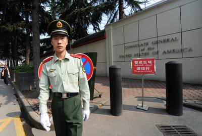 La Chine réplique et ordonne la fermeture du consulat des États-Unis à Chengdu