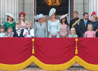 Meghan Markle debuteert stralend op balkon Buckingham Palace