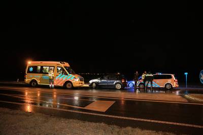 Jonge onderkoelde carnavalist van provinciale weg geplukt