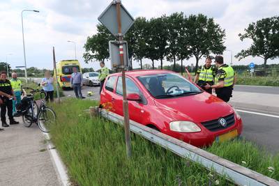 Overstekende fietser aangereden in Ulvenhout, slachtoffer met spoed naar ziekenhuis
