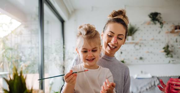 Nina Mouton pleit voor mild ouderschap: “We moeten niet straffen, maar babbelen met ons kind”