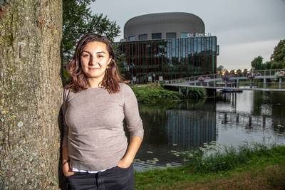 Koerdische Mevan (29) zoekt de man die haar als 5-jarige vluchteling in Zwolle een rood fietsje gaf