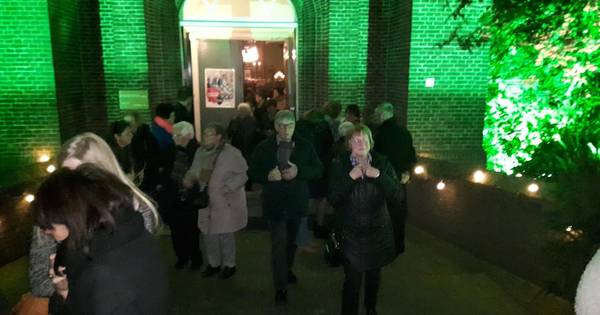 Bus rijdt met dertig passagiers uit Hedel en Rossum naar nachtmis in Alem