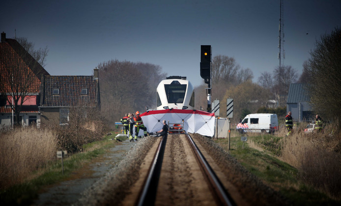 Schooluitje eindigt in drama na treinbotsing: twee doden.