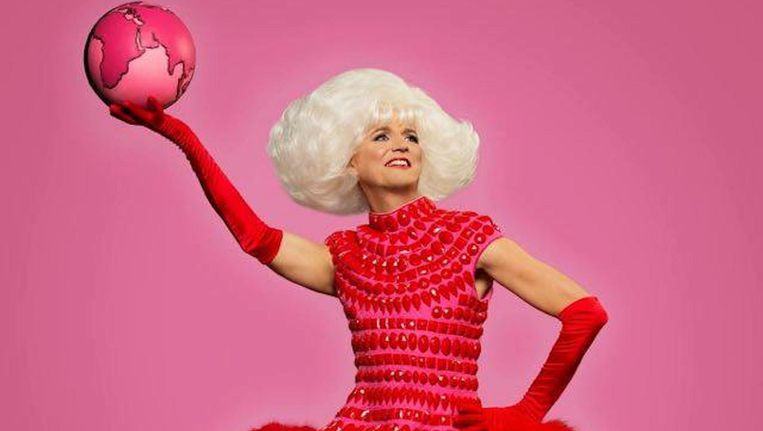 Dolly Bellefleur Laat Koninklijk Huis Meevaren Met Canal Parade Het Parool