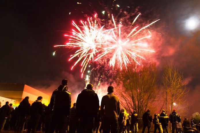 OPEN tussen Kerst 2018 en Oud & Nieuw 2019 | VAN RAAK STAAL