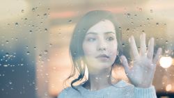 Rouw was nog nooit zo rauw: onze expert over verdriet en gemis in tijden van corona